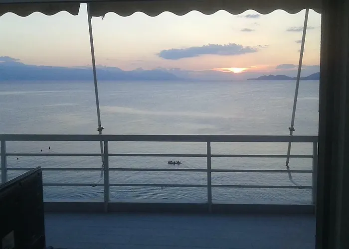 Blue Bliss דירה לוטראקי